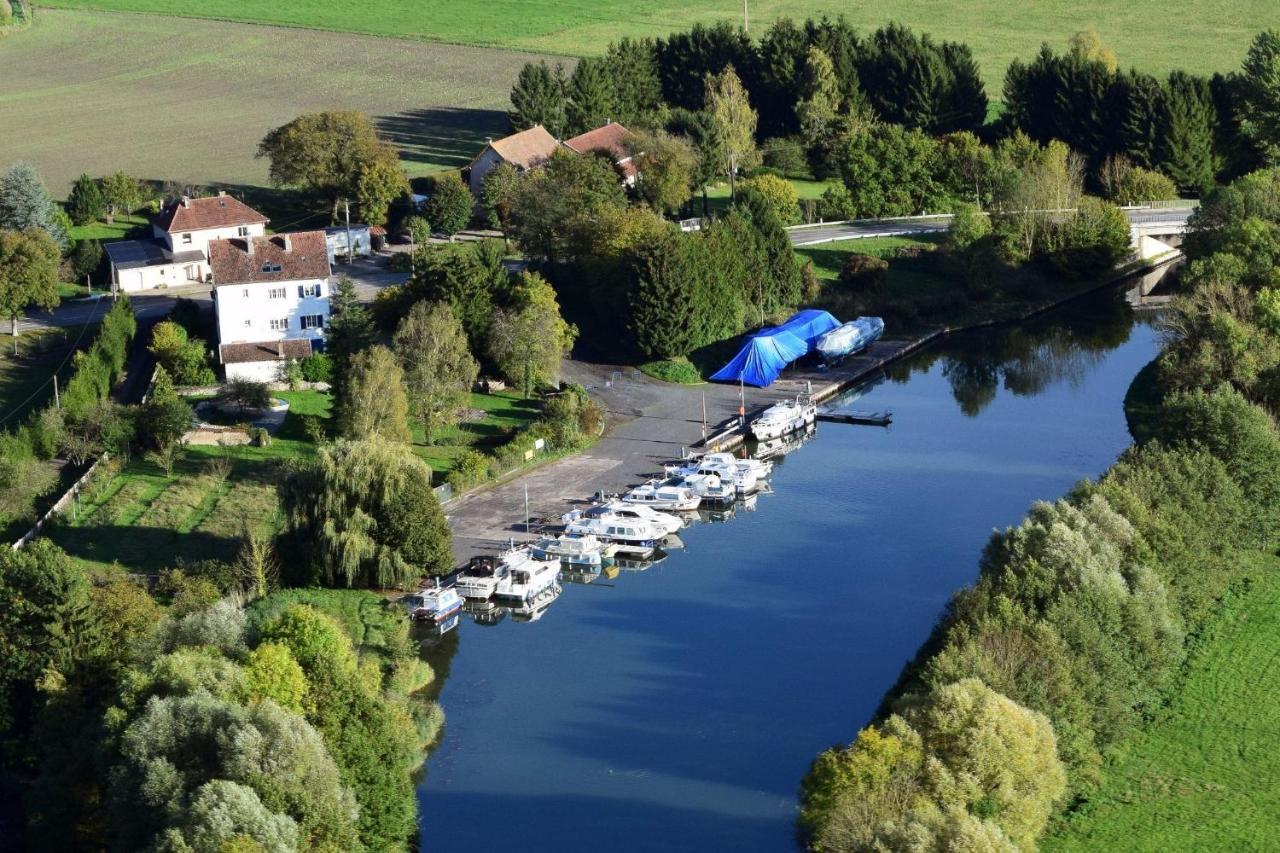 Domaine Du Port Sainte Marie Villa Maizieres-les-Vic Eksteriør billede